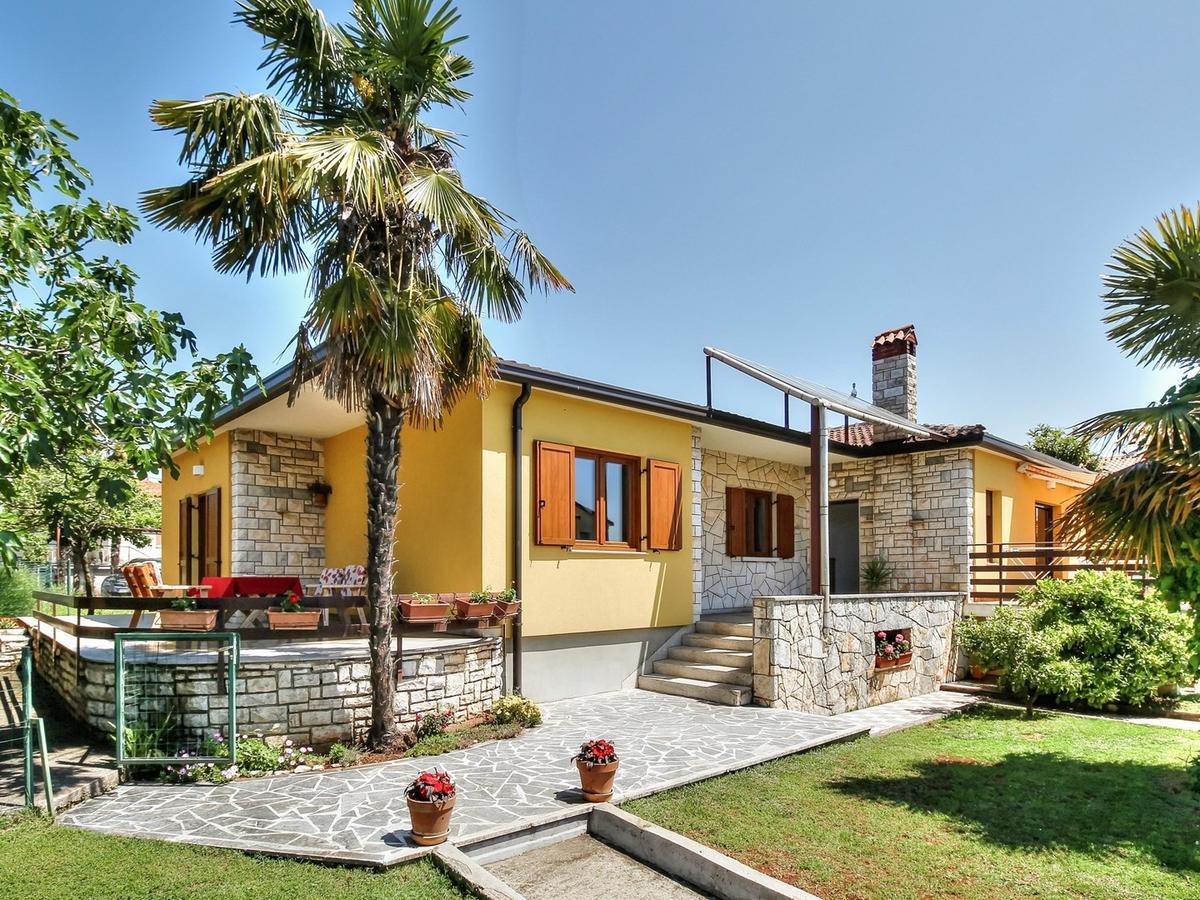Lovric House With Apartments Umag Dış mekan fotoğraf