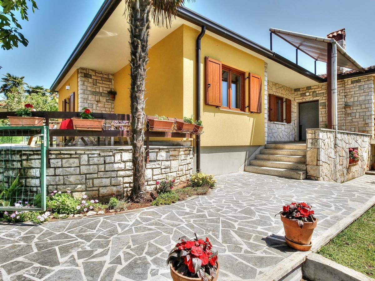 Lovric House With Apartments Umag Dış mekan fotoğraf